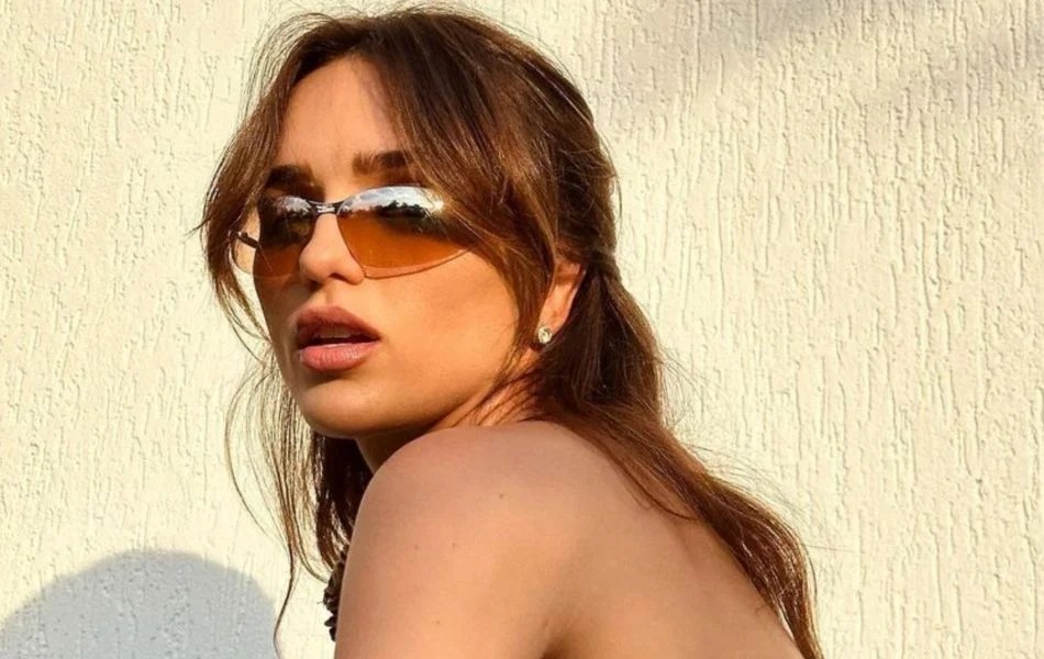 Aos 30 anos, Rafa Kalimann posa nua e faz desabafo: “Temos vergonha”