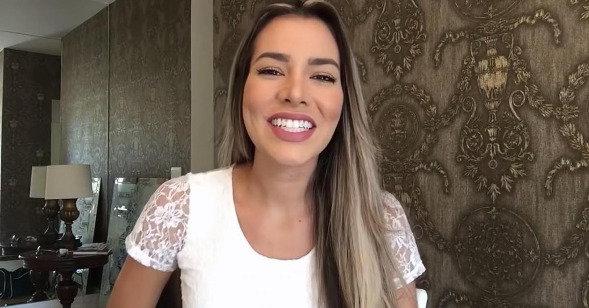 Adriana Sant’Anna faz procedimento intestinal para “tirar cocô velho”