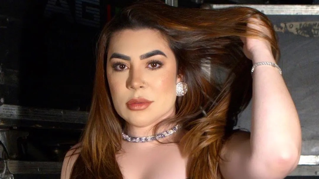 Naiara Azevedo é agredida por ex-companheiro e presta queixa em delegacia