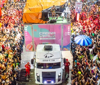 Lauana Prado conclui “CarnaLau” em trio com mais de 600 mil pessoas
