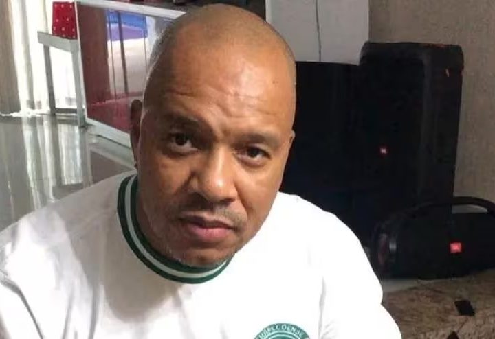 Com quadro de saúde delicado, vocalista do Molejo volta a ser internado