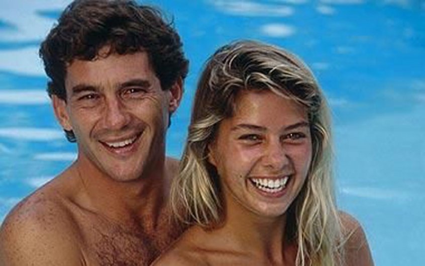 Adriane Galisteu faz homenagem de aniversário a Ayrton Senna