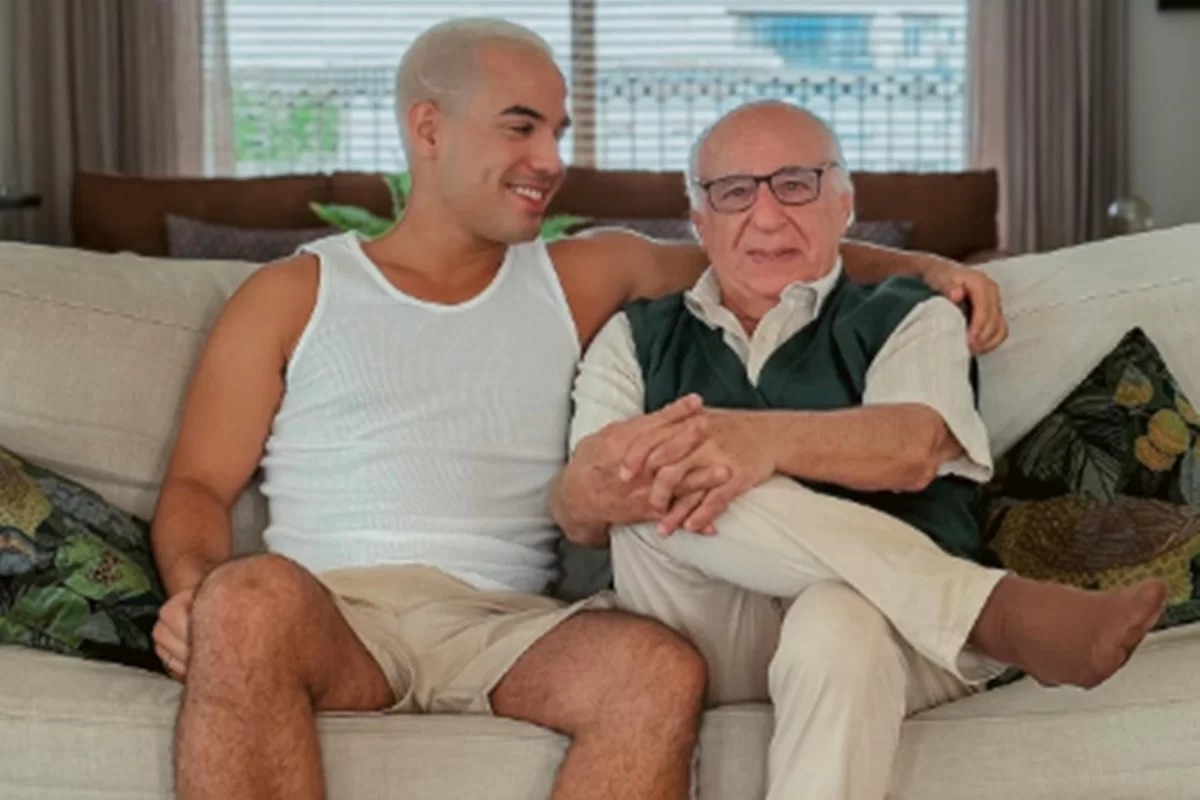 Cantor faz declaração de amor a Sugar Daddy: “Estou cansado de esconder”