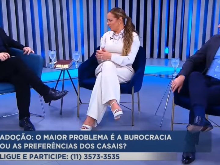 Silvia Abravanel marca presença no “Fala Que Eu Te Escuto”