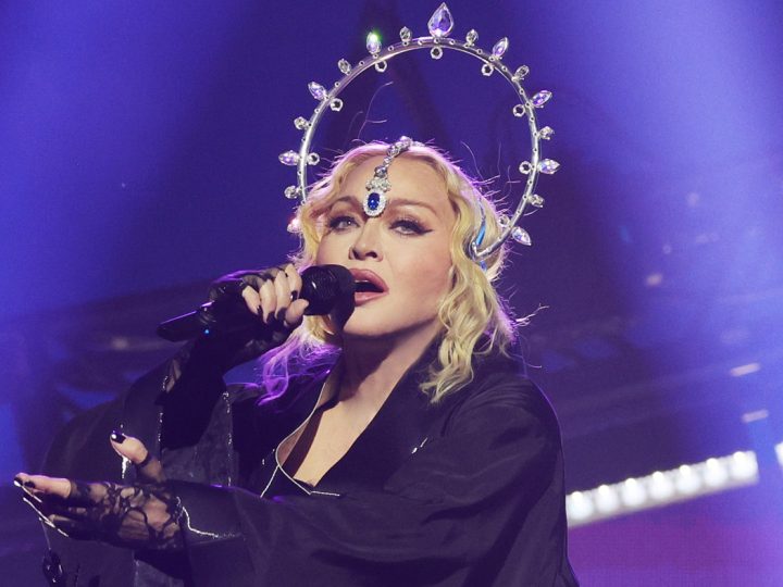Madonna anuncia show gratuito na praia de Copacabana e emissora de TV negocia transmissão
