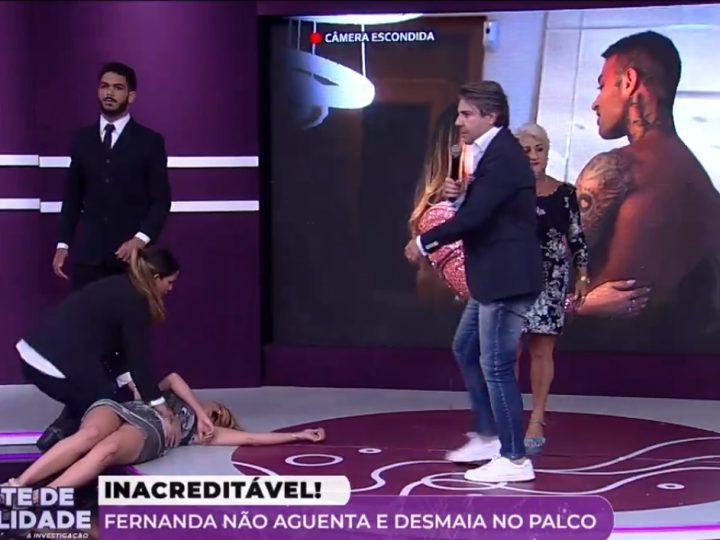 Mulher desmaia em palco do João Kléber e apresentador pede socorro