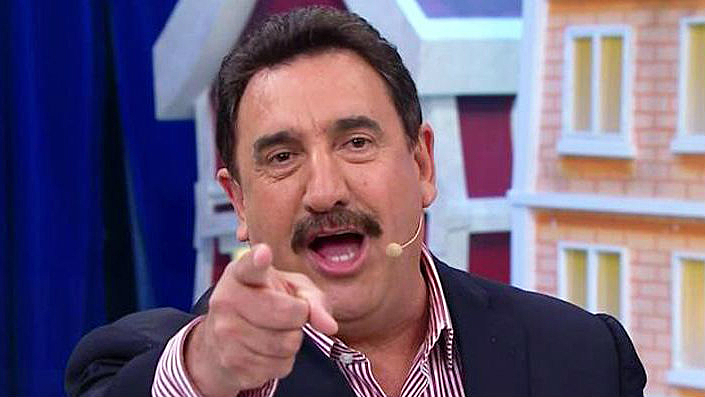 Ratinho deixa rivalidade de lado e surge na TV Globo