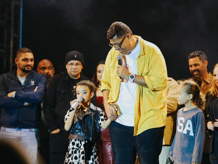 Maria Pita solta a voz ao lado de Maria Marçal e Anderson Freire