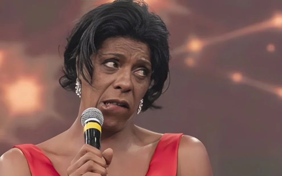 Márcia Fu firma parceria com a RECORD e estreia canal no YouTube 