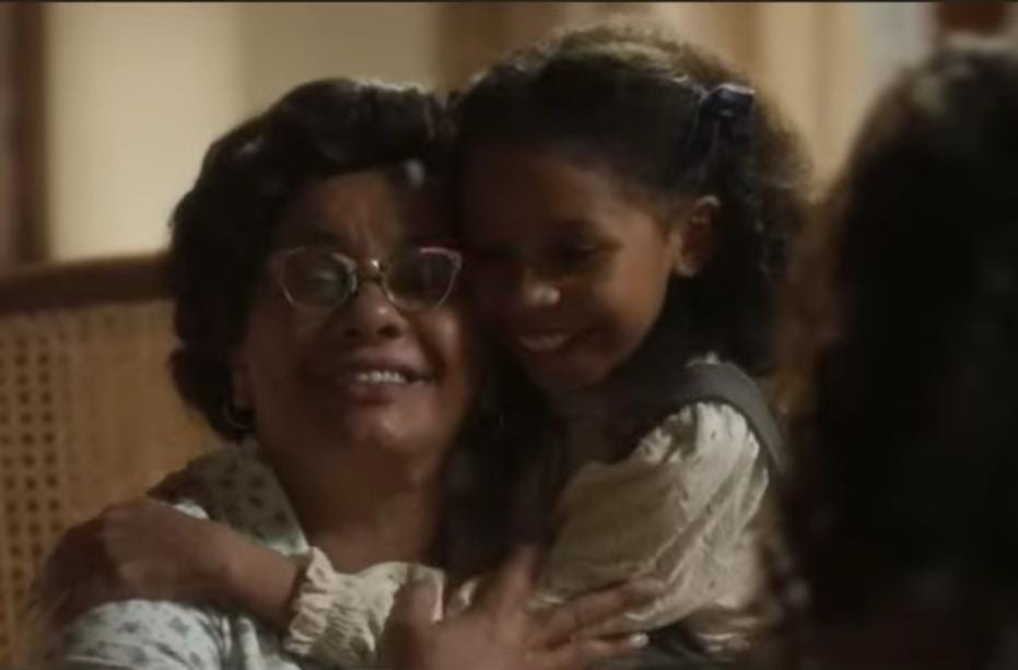 No ar em “Garota do Momento”, Luísa Lovato fala sobre relação com Solange Couto