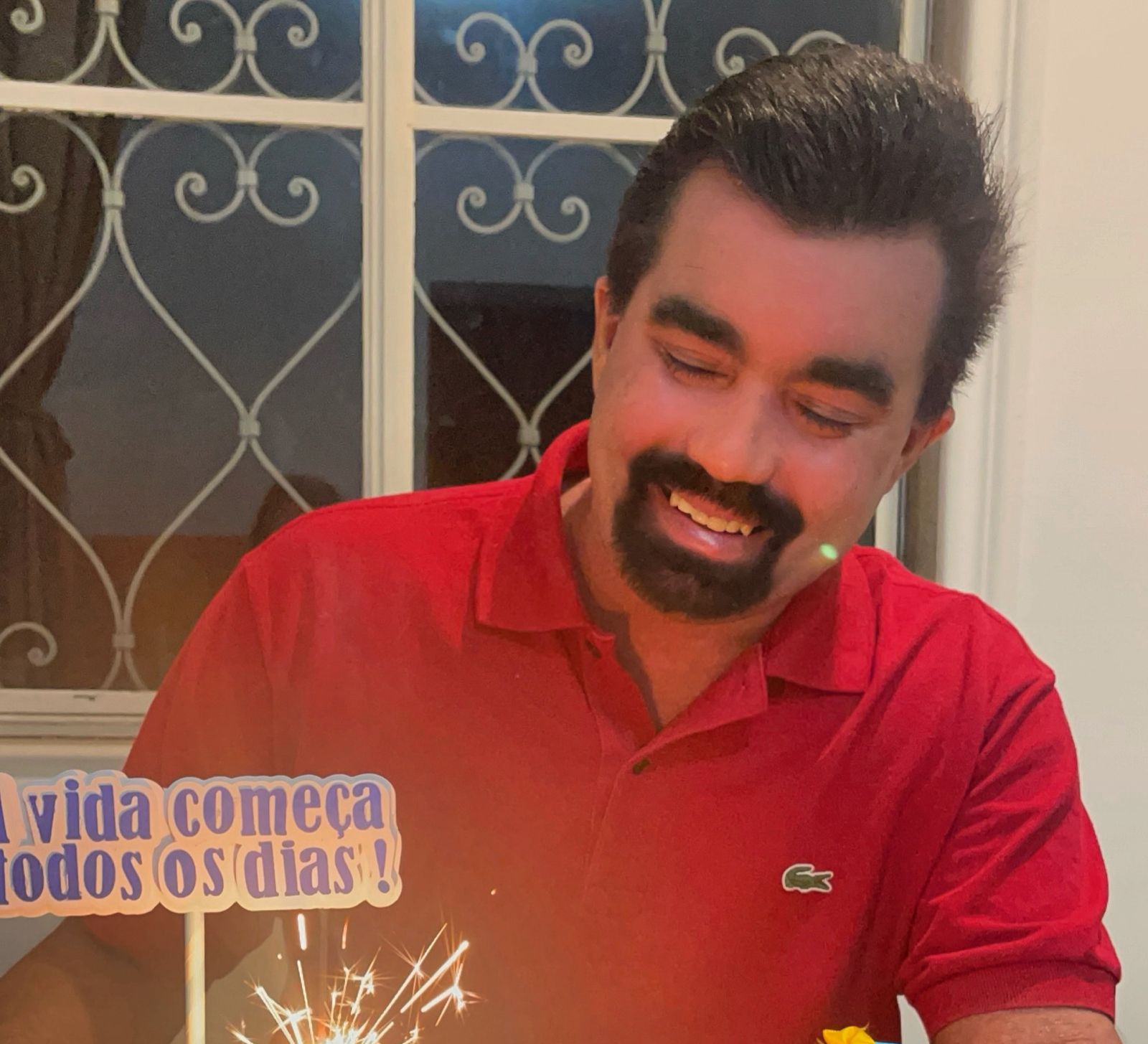 Comunicadores prestam homenagem pelo aniversário de diretor da MyHood