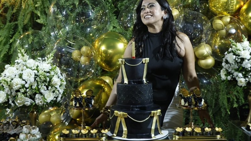 Jornalista Jakeliny Mendonça comemora 40 anos em grande estilo