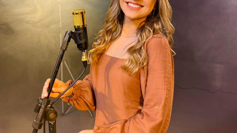 Apresentadora lança ‘Sou a Luz’, a canção que nasceu da fé