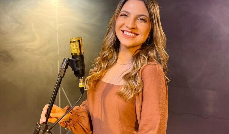 Apresentadora lança ‘Sou a Luz’, a canção que nasceu da fé