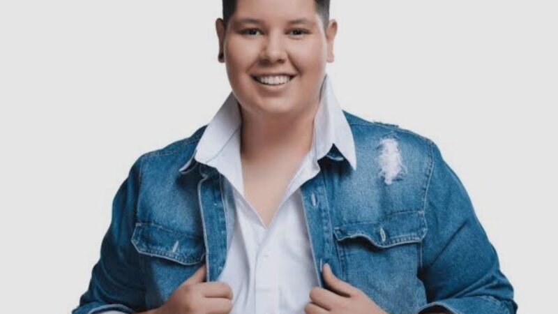 Léo de Jesus comemora seu aniversário em grande estilo no Tatu Bola