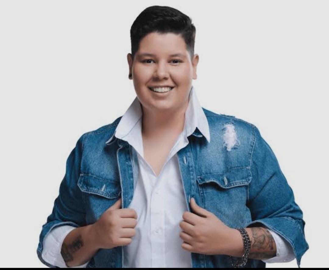 Léo de Jesus comemora seu aniversário em grande estilo no Tatu Bola