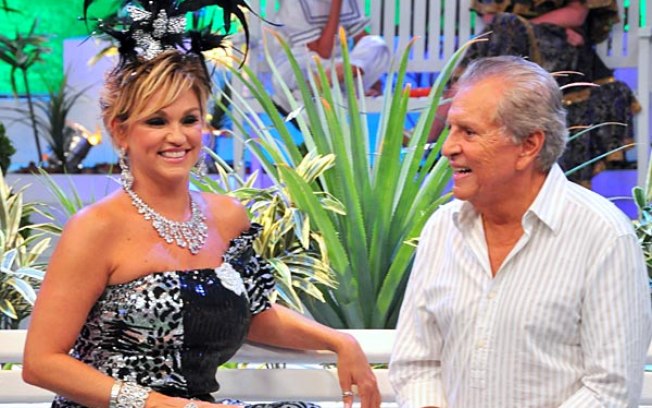 Andrea Nóbrega admite que foi demitida por Carlos Alberto e ignora Val Marchiori