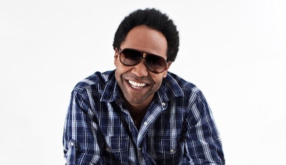 Thalles Roberto fará show beneficente em comunidade carente no Rio de Janeiro