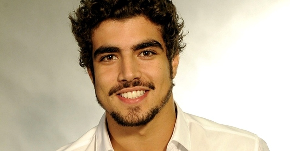 Caio Castro não tem mais contrato fixo com a Globo