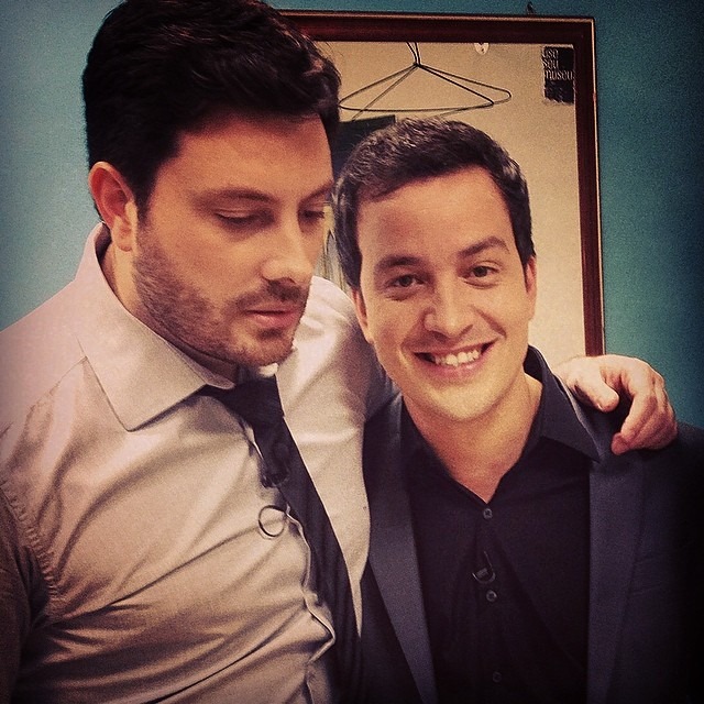 Rafael Cortez dá mais audiência para o ‘The Noite’ do que em seu programa na Record