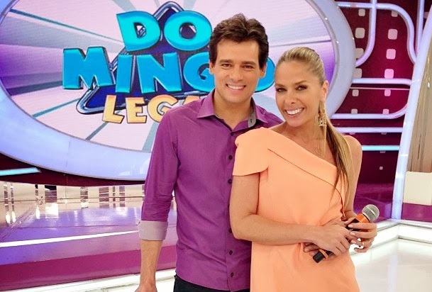 Adriane Galisteu solta o verbo no ‘Domingo Legal’ e garante segundo lugar no ibope
