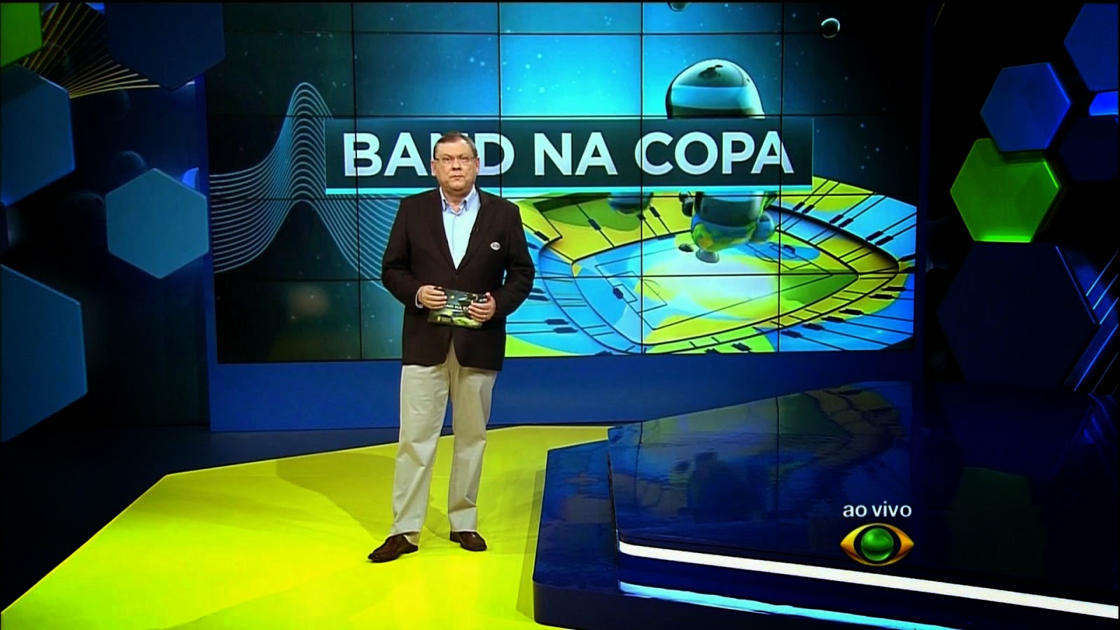 Coluna: Olho na tela, olho na… Copa!
