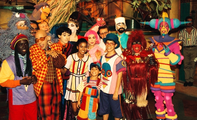 Parte do elenco do seriado .
