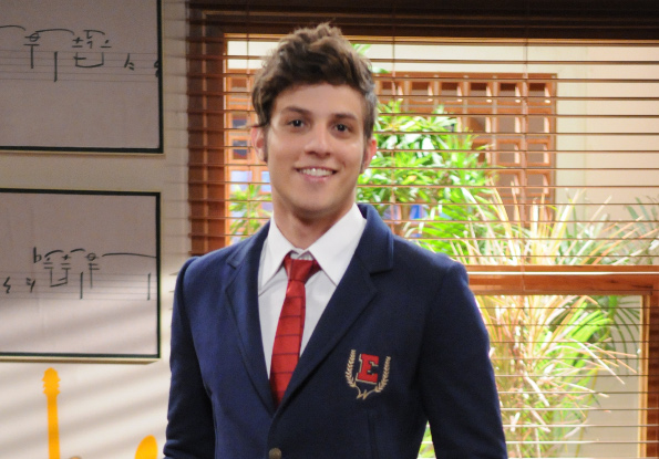 Ex-Rebelde, Chay Suede ignora Record e diz que “Império” é sua primeira novela