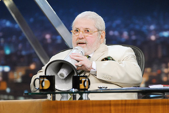 Jô Soares deixa hospital após 22 dias internado