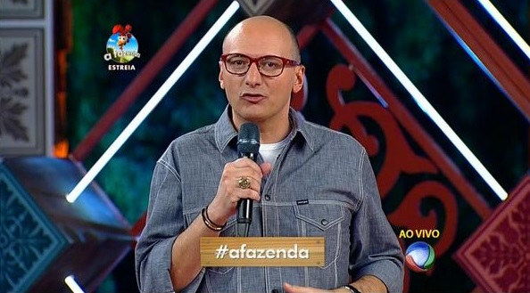 Britto Jr. é o anfitrião de todas as edições, com famosos, do reality show rural na Record