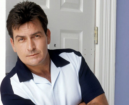 Charlie Sheen revela que está com câncer
