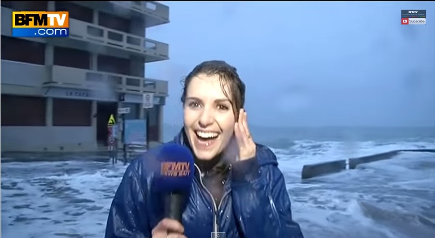 Repórter é arrastada por onda em programa ao vivo na França