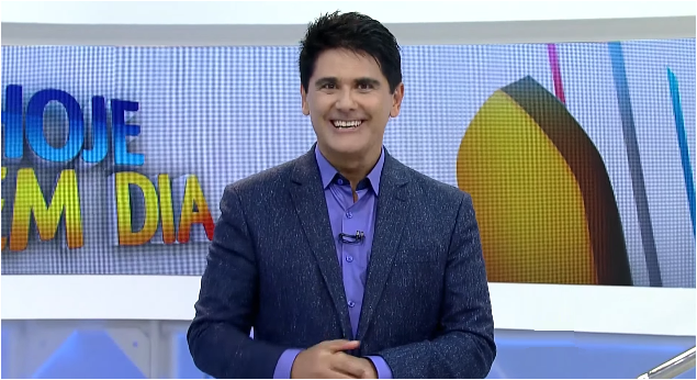 Bastidores da TV visita o “Hoje em Dia” e conversa com Cesar Filho