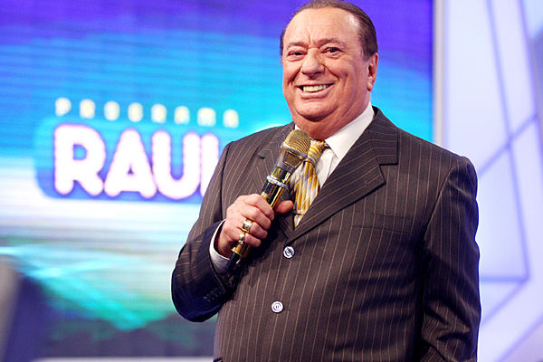 Raul Gil pode trocar o SBT pela Band nos próximos dias
