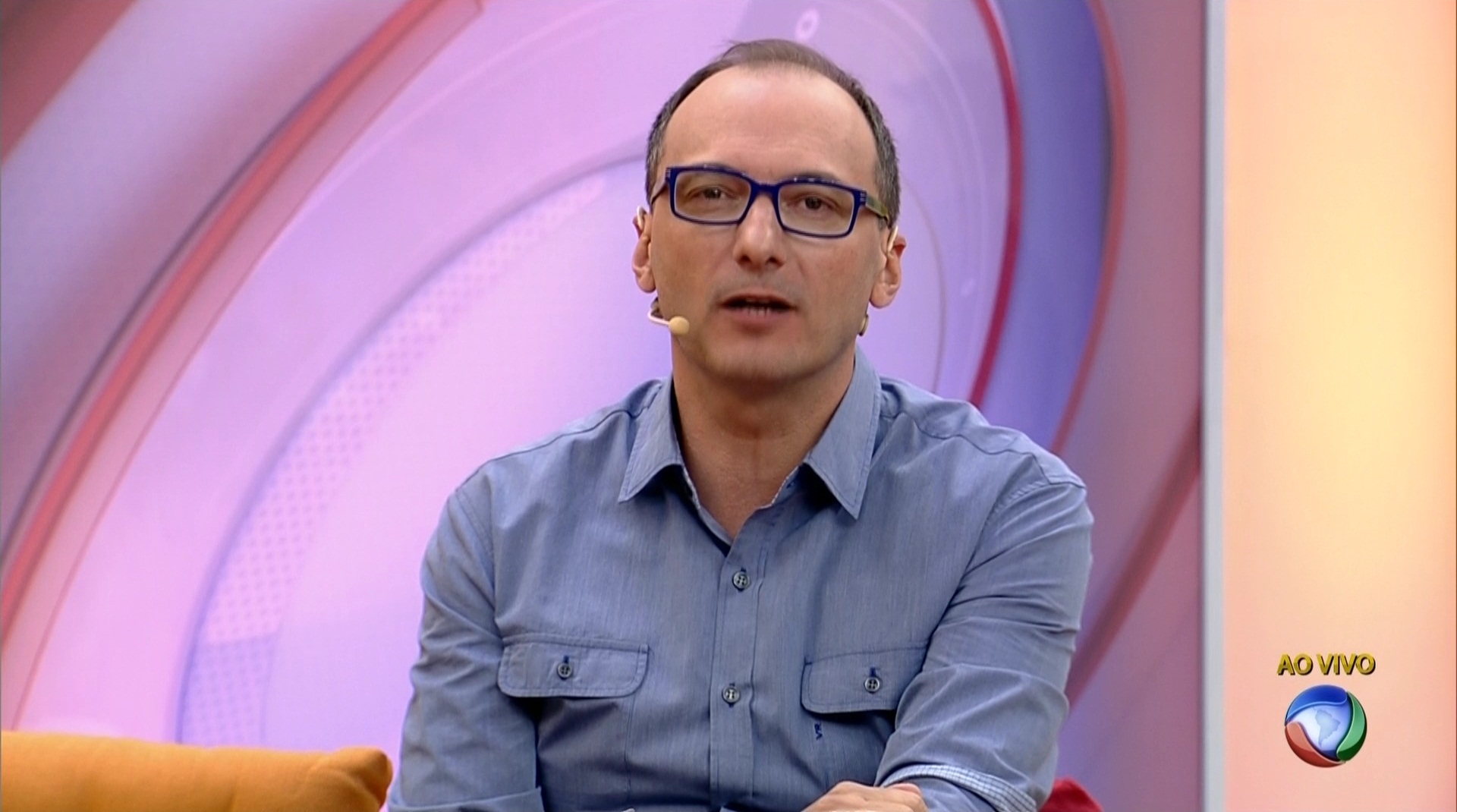 Sem programa, Britto Jr. vai pra “geladeira” da Record