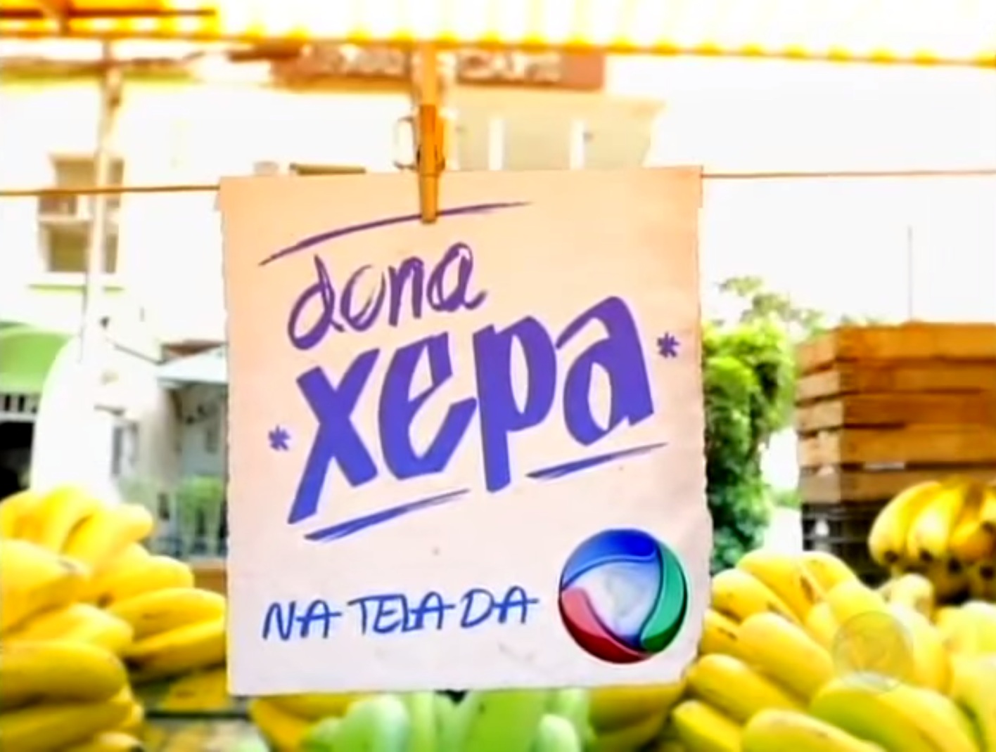 Atriz comemora audiência pífia de “Dona Xepa” e comete gafe nas redes sociais