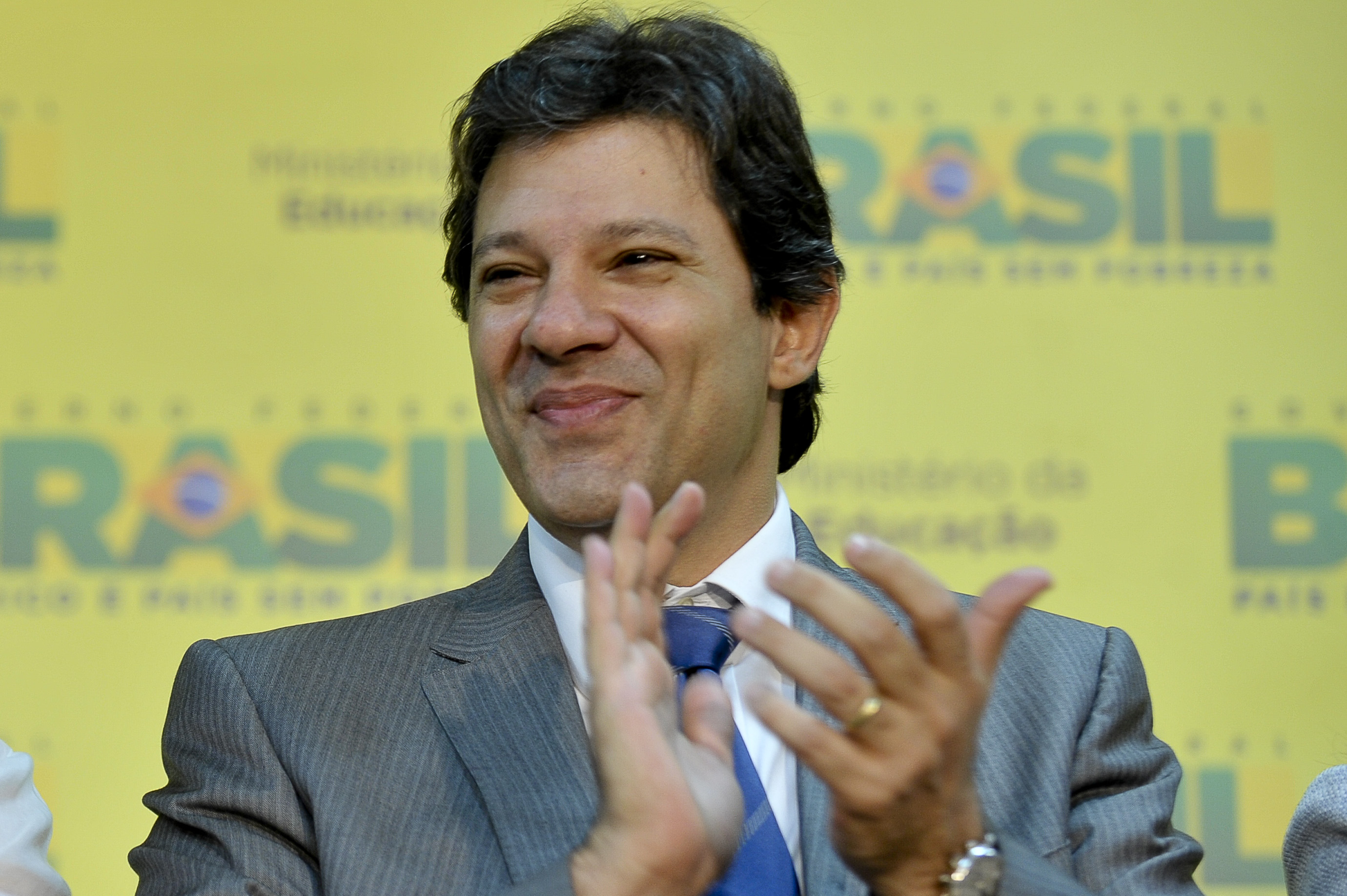 “Medo que o SBT resolva lançar o Bozo”, ironiza Fernando Haddad sobre Datena