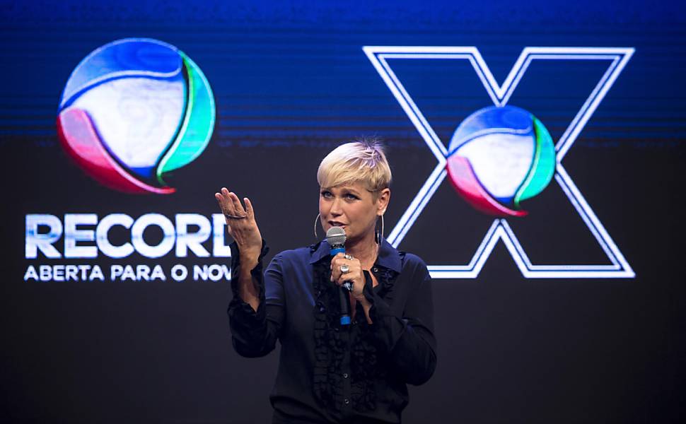 “Tenho poucos amigos…”, confessa Xuxa