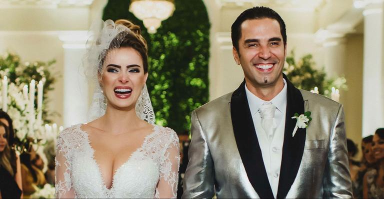 Latino e Rayanne Morais armaram separação para aparecer na mídia, diz jornal