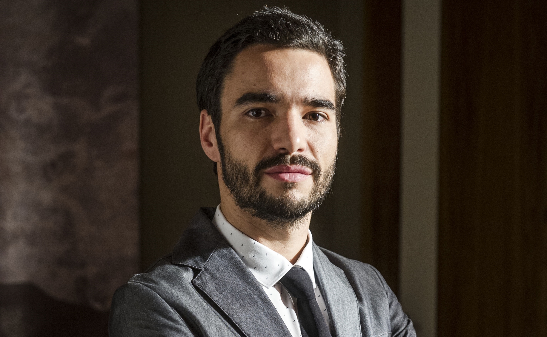 Caio Blat nega negociações com a Record e acerta participação em novela da Globo
