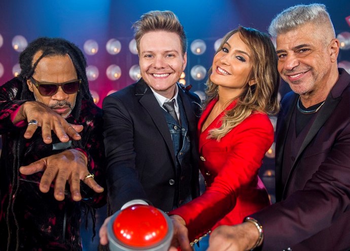 Michel Teló recebe boas-vindas dos colegas do “The Voice Brasil”