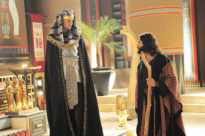 “Os Dez Mandamentos” marca quase o dobro de audiência do SBT