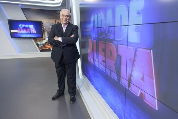Record comemora liderança do “Cidade Alerta” contra o “Jornal Nacional”
