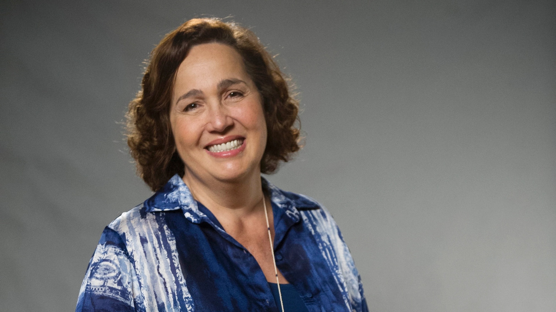 Cláudia Jimenez festeja volta às novelas da Globo