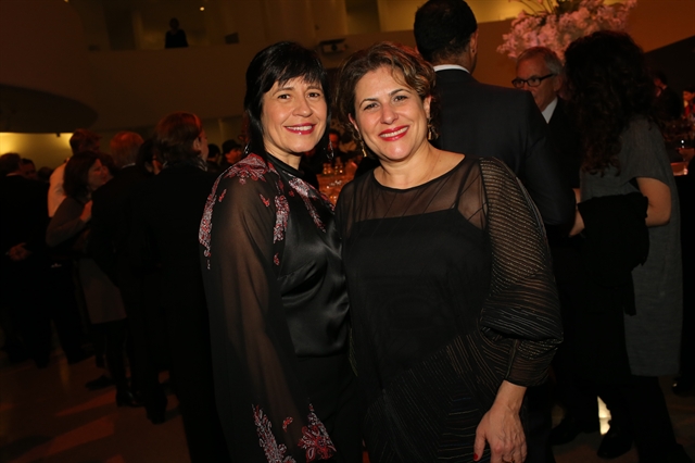 Duca Rachid e Thelma Guedes entregam sinopse de novela das nove na Globo