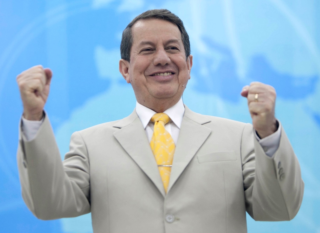 Atolada em dívidas, Band está oferecendo outros horários para pastores