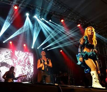 Após Chimbinha ser expulso da Calypso, novo guitarrista faz primeiro show com Joelma