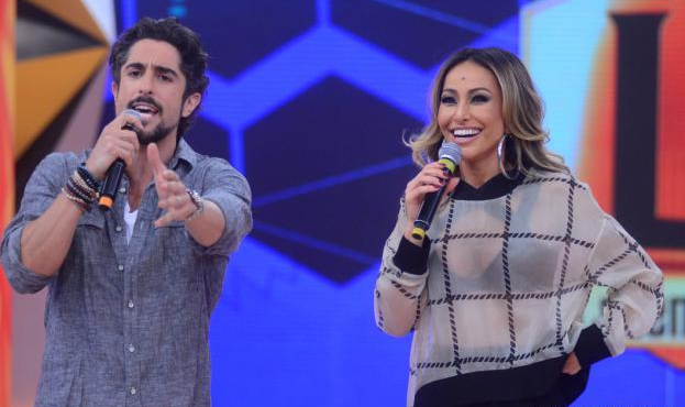 Record vai colocar Sabrina Sato ou Marcos Mion nas noites de sexta-feira