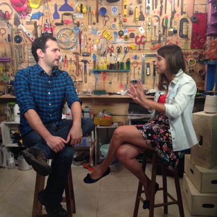 Apresentadora Barbara Fava entrevista o youtuber Iberê Thenório, criador e apresentador do canal "Manual do Mundo". Foto: Gazeta/Divulgação