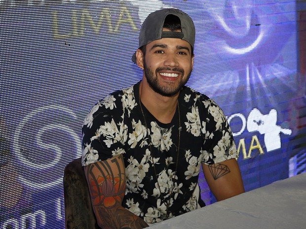 TÔ FALANDO: GUSTTAVO LIMA REVELA ROUBO E DEFENDE O PÚBLICO GAY